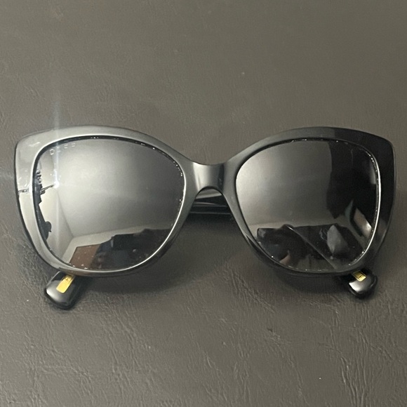 Diff Cateye black sunglasses - Picture 1 of 6